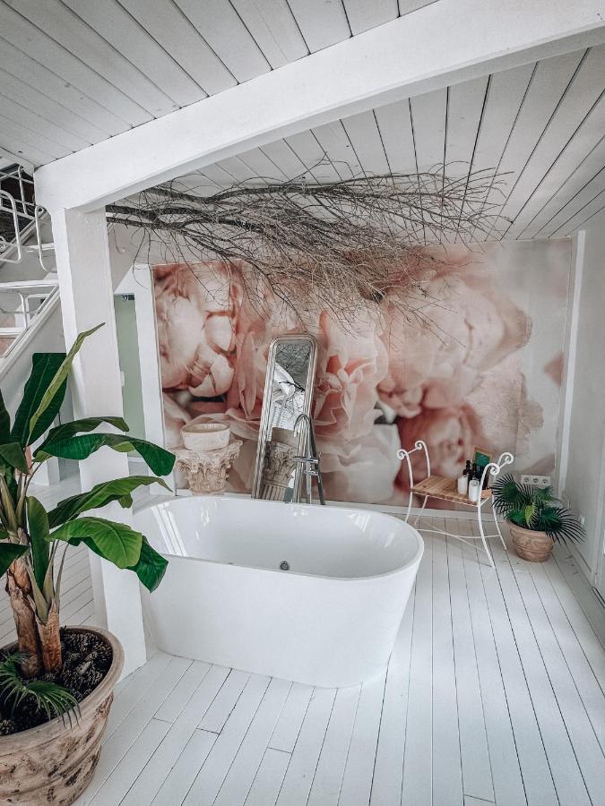 Suite Con Jacuzzi Canyelles  Bagian luar foto